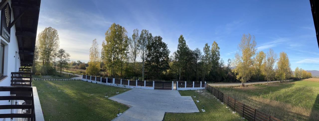 Casa Cu Flori Maramures Бая-Маре Екстер'єр фото